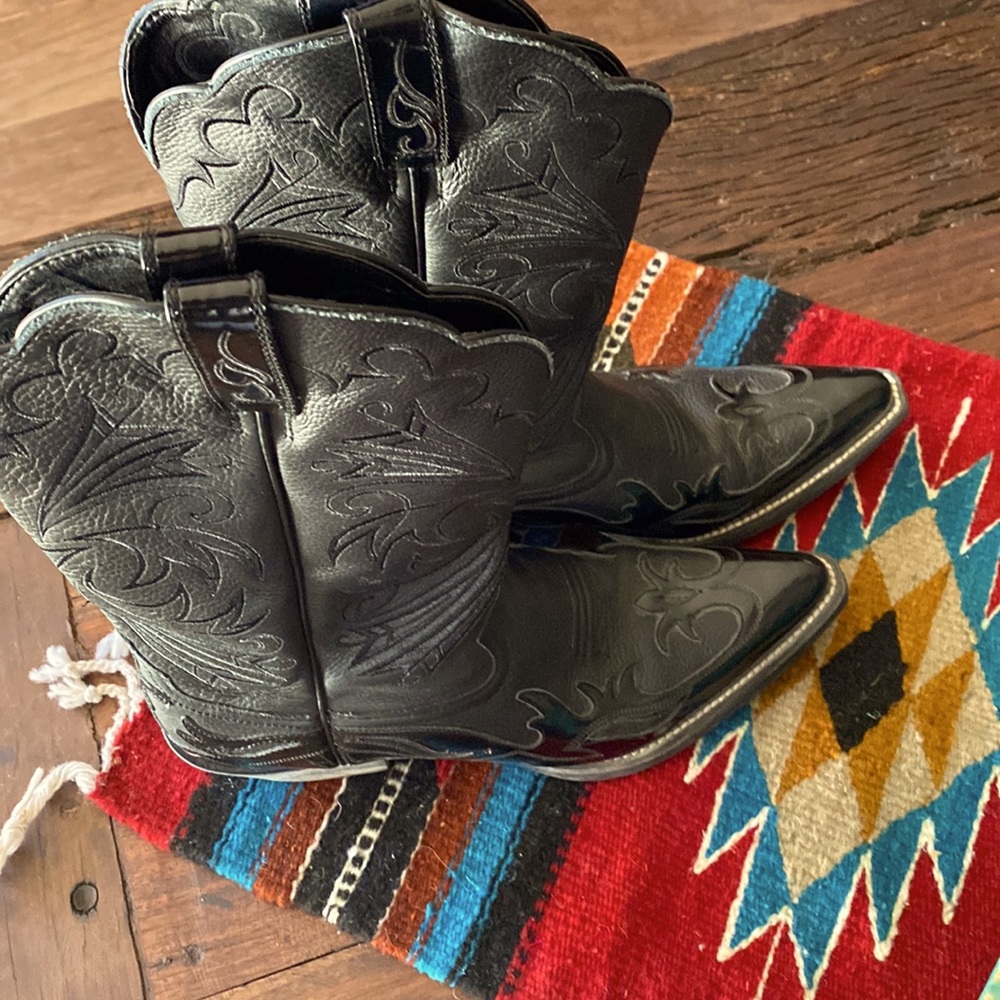 🚨🚨🚨🚨 New price- Ariat dress boots!